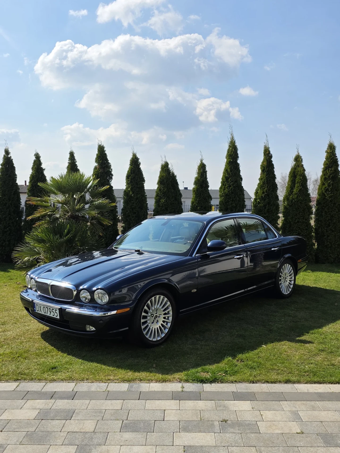 Jaguar XJ po kompleksowym detailingu
